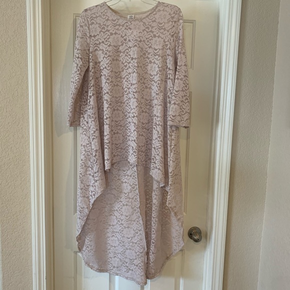 ❤️NEW S High Low Taupe Cream Lace Top - Picture 10 of 10